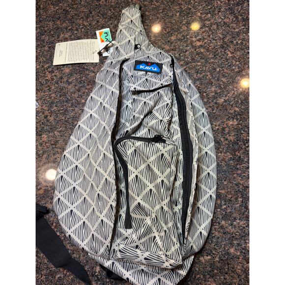 Kavu Handbags - Kavu Rope Sling Bag Illusion Stencil (RARE) Cream/Black NWT